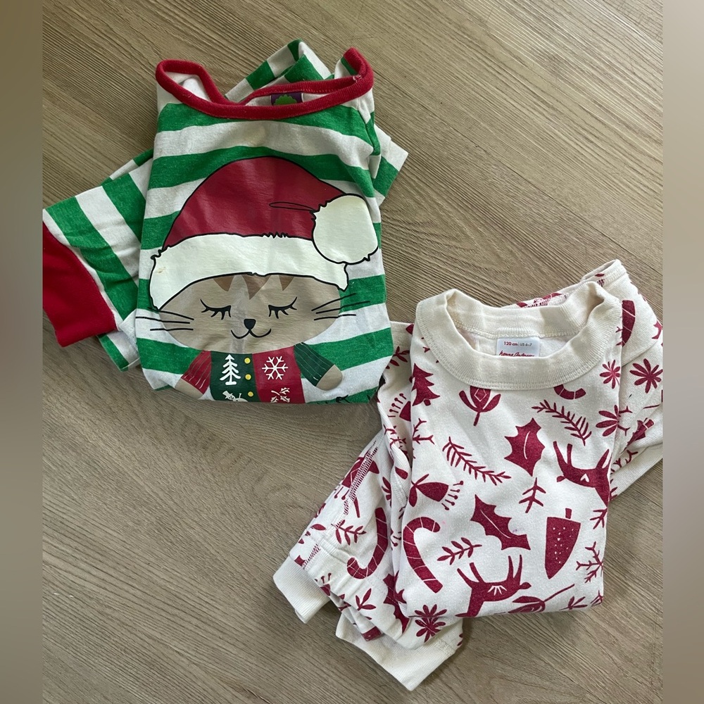 Girls Christmas Pajamas Bundle in Size 6
